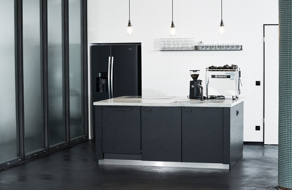 Full kitchen, Italian Espresso Machine, Side by Side Refregirator STUDIO 1 - raw studios. Full kitchen, Italian Espresso Machine, Side by Side Refregirator