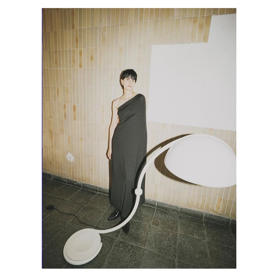 Set styling by Nina Lemm | Interior Stylist @liganord_agency Photo by @danielamuellerbrunke@wildfoxrunning Styling @moritzlindert Hair and makeup @patriciaheck.de Studio @rawstudiosberlin Model @juldowerk