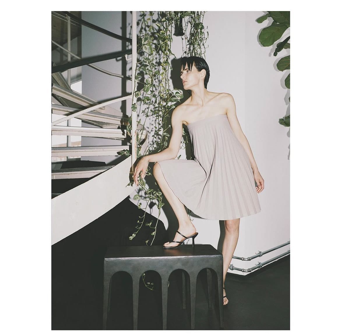 Set styling by Nina Lemm | Interior Stylist @liganord_agency Photo by @danielamuellerbrunke@wildfoxrunning Styling @moritzlindert Hair and makeup @patriciaheck.de Studio @rawstudiosberlin Model @juldowerk